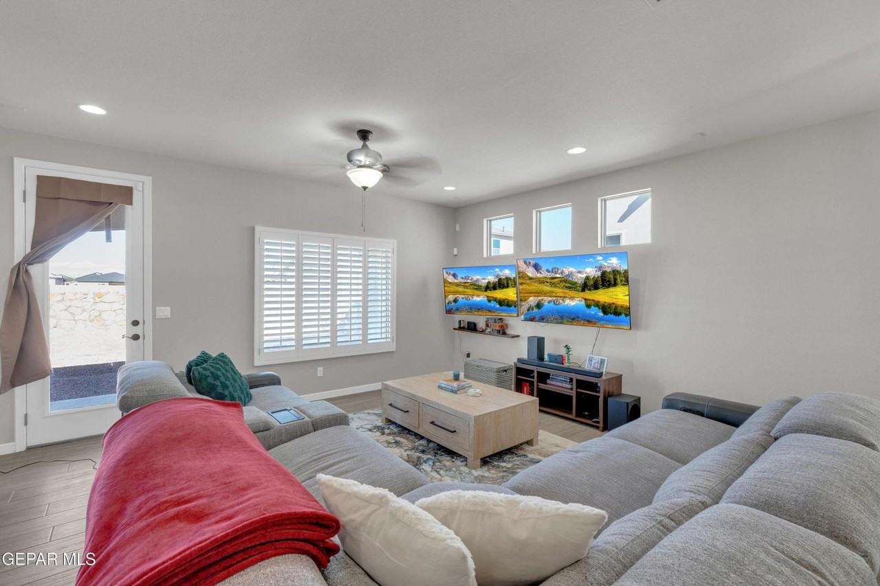 13825 Vicki Brewer Ave - Photo 6 of 35