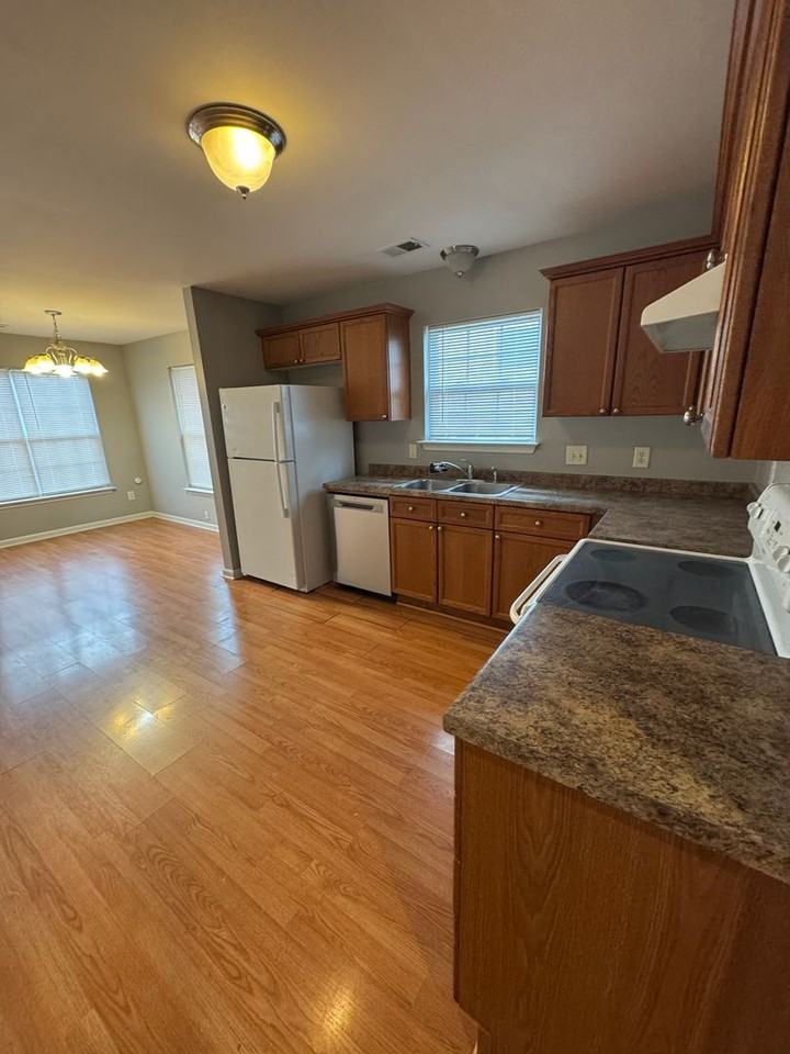 2116 14th Ave N - Photo 6 of 19