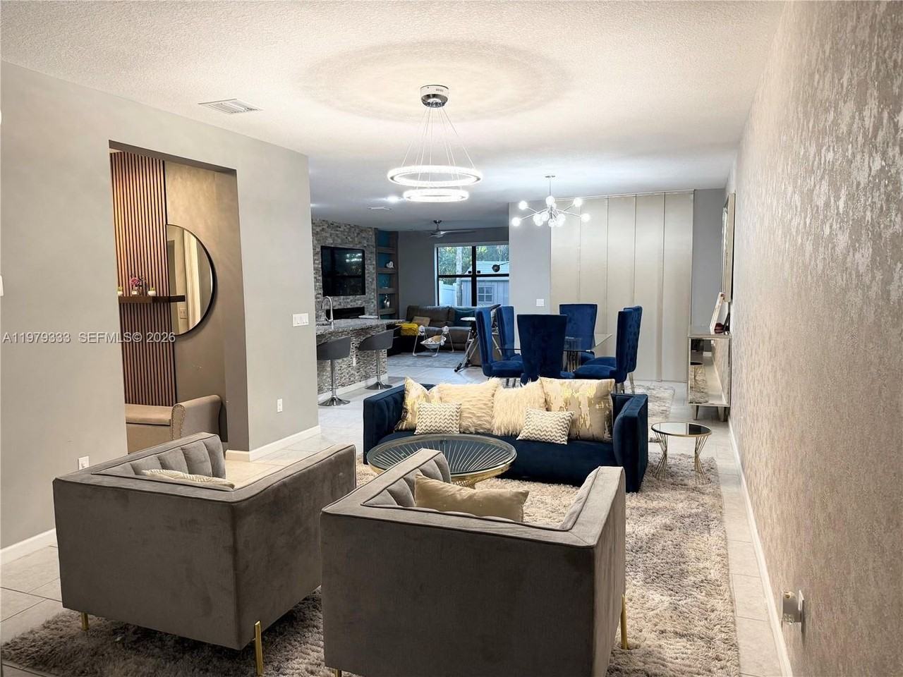 445 Nw 36th Ave - Photo 3 of 19