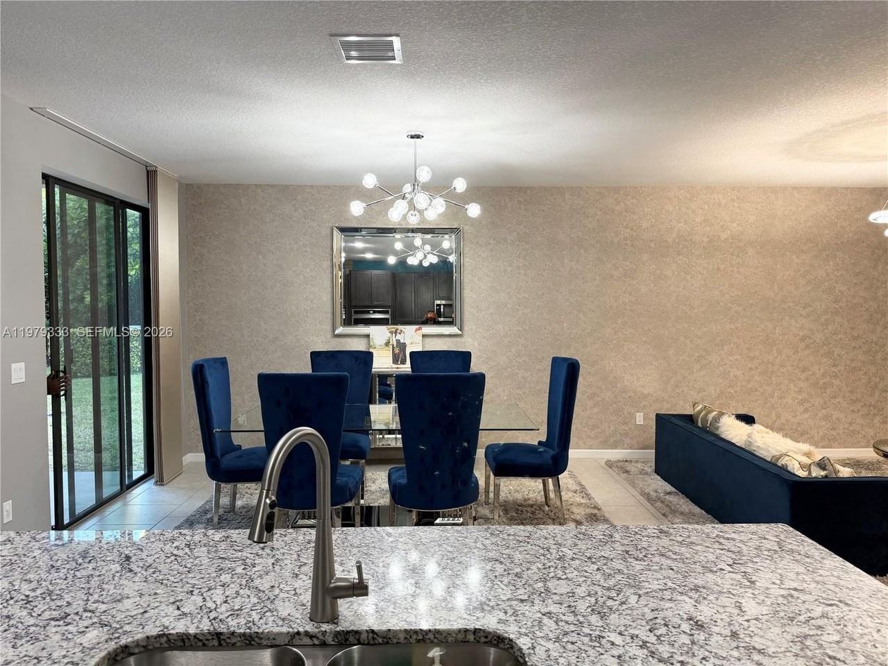 445 Nw 36th Ave - Photo 6 of 19