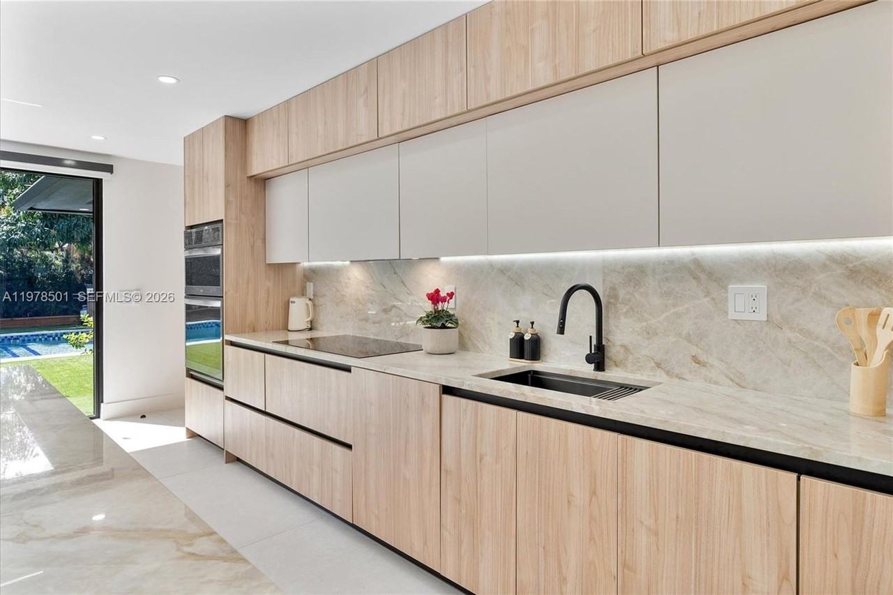 4000 4000 N Circle Drive 0 - Photo 3 of 18