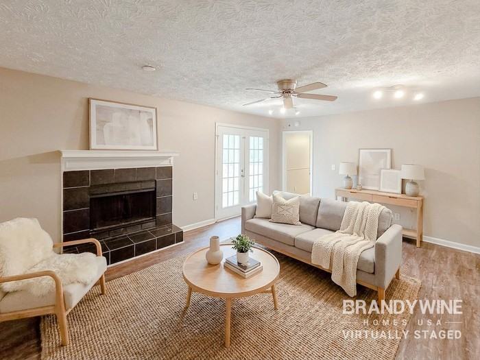 112 Valerie Ct - Photo 2 of 20