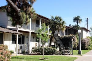 featured image of 428 W Oak St