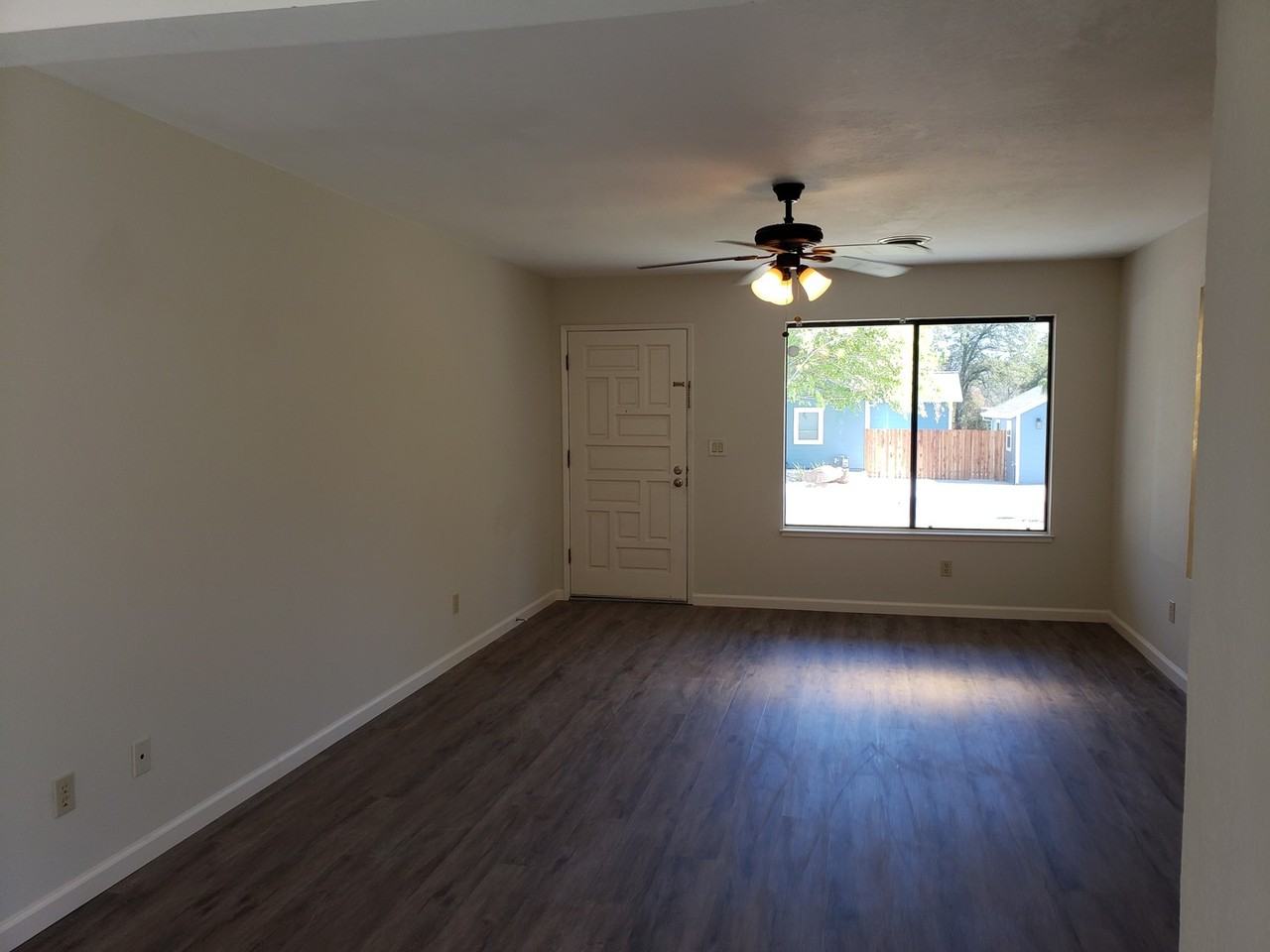 2411 Cottage Dr - Photo 4 of 26