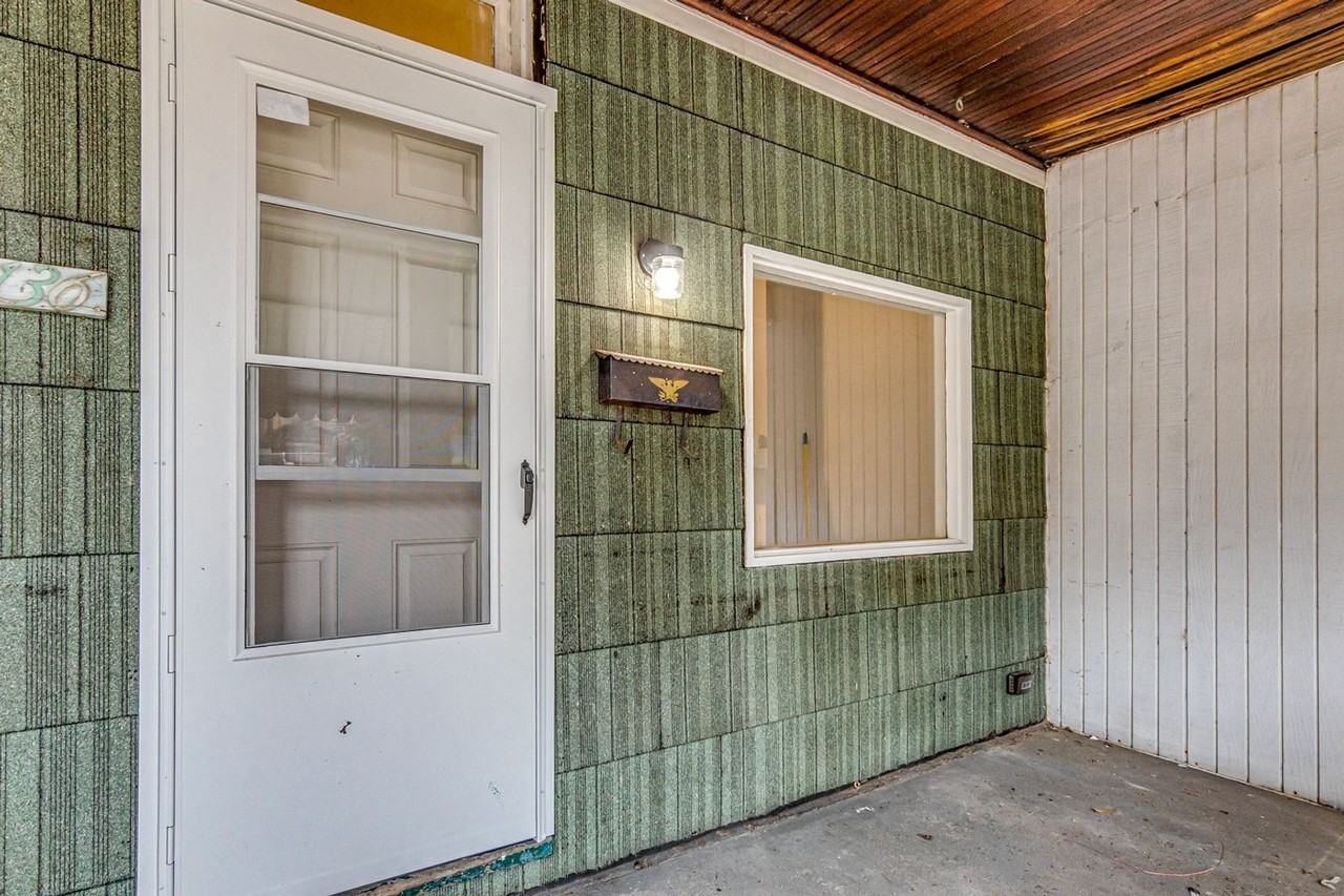 136 Rochelle St - Photo 2 of 11