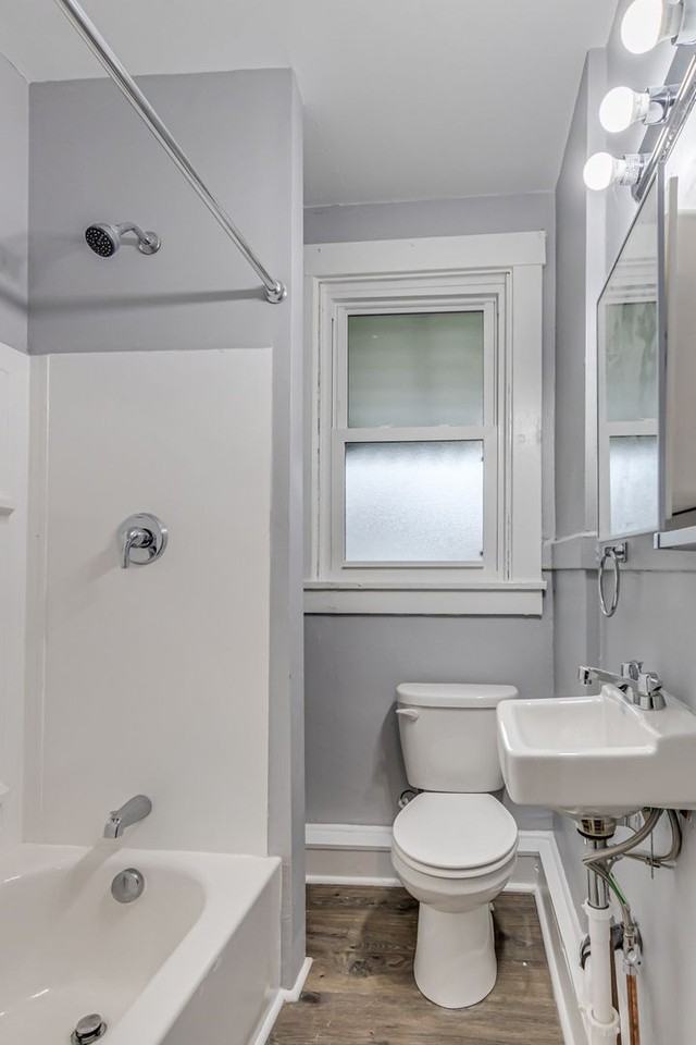 136 Rochelle St - Photo 6 of 11