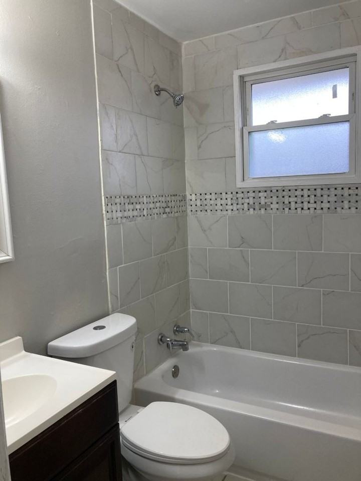 1015 43rd Ave N - Photo 5 of 7