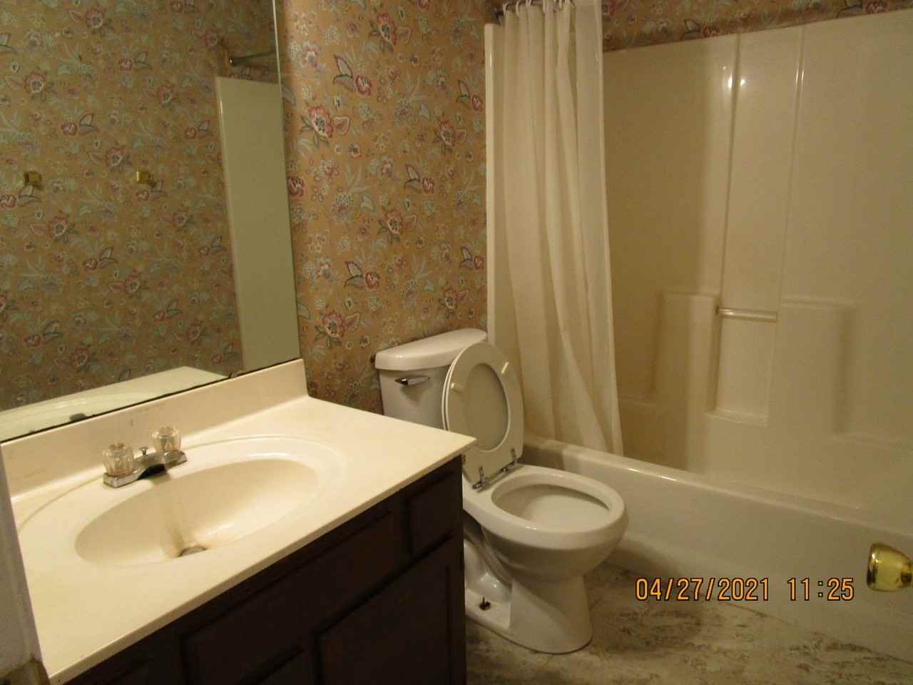1030 Nottingham Dr - Photo 3 of 11