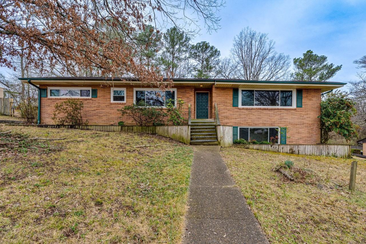 4102 Belvoir Dr - Photo 7 of 26