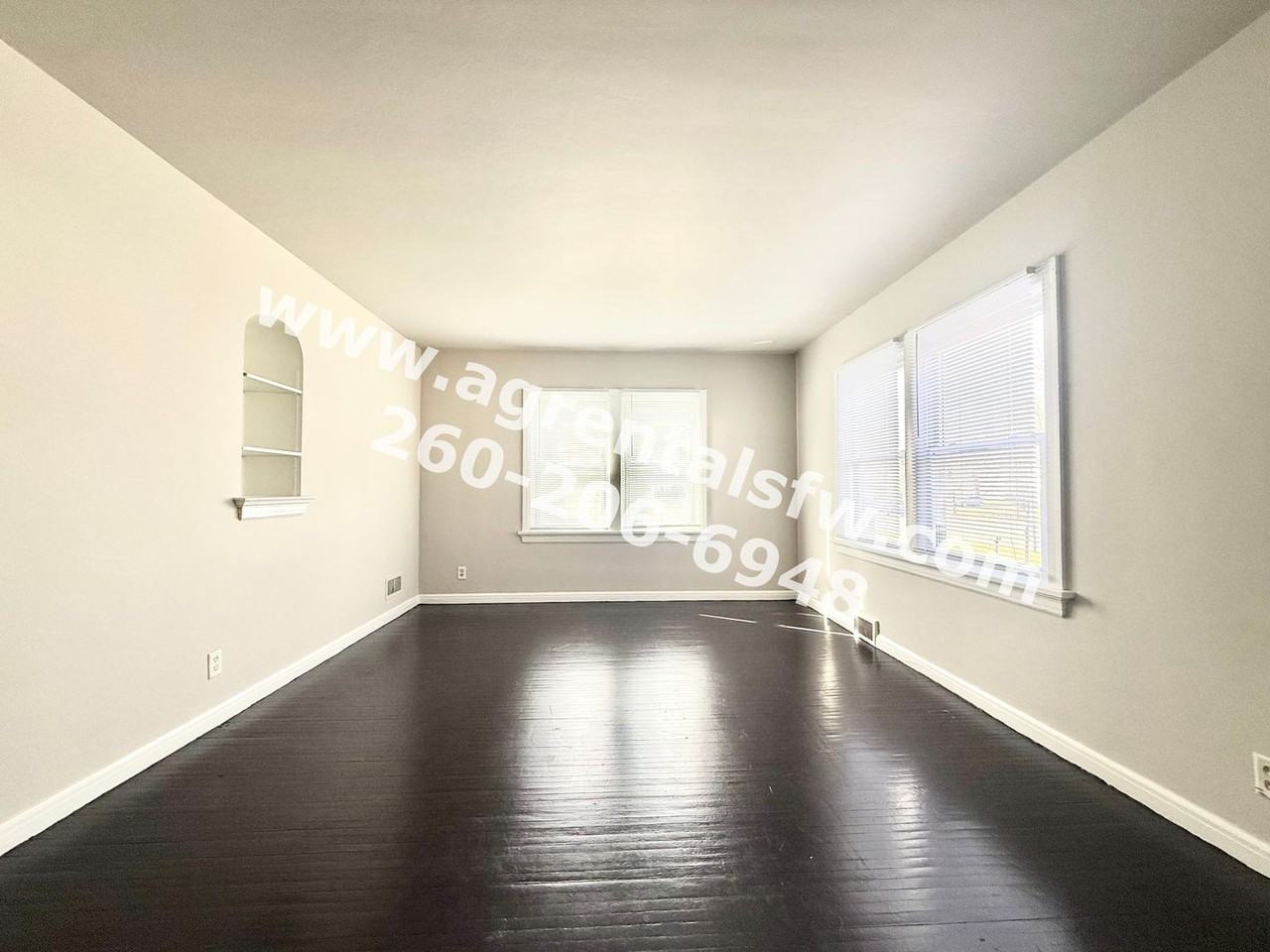 718 E Rudisill Blvd - Photo 2 of 15