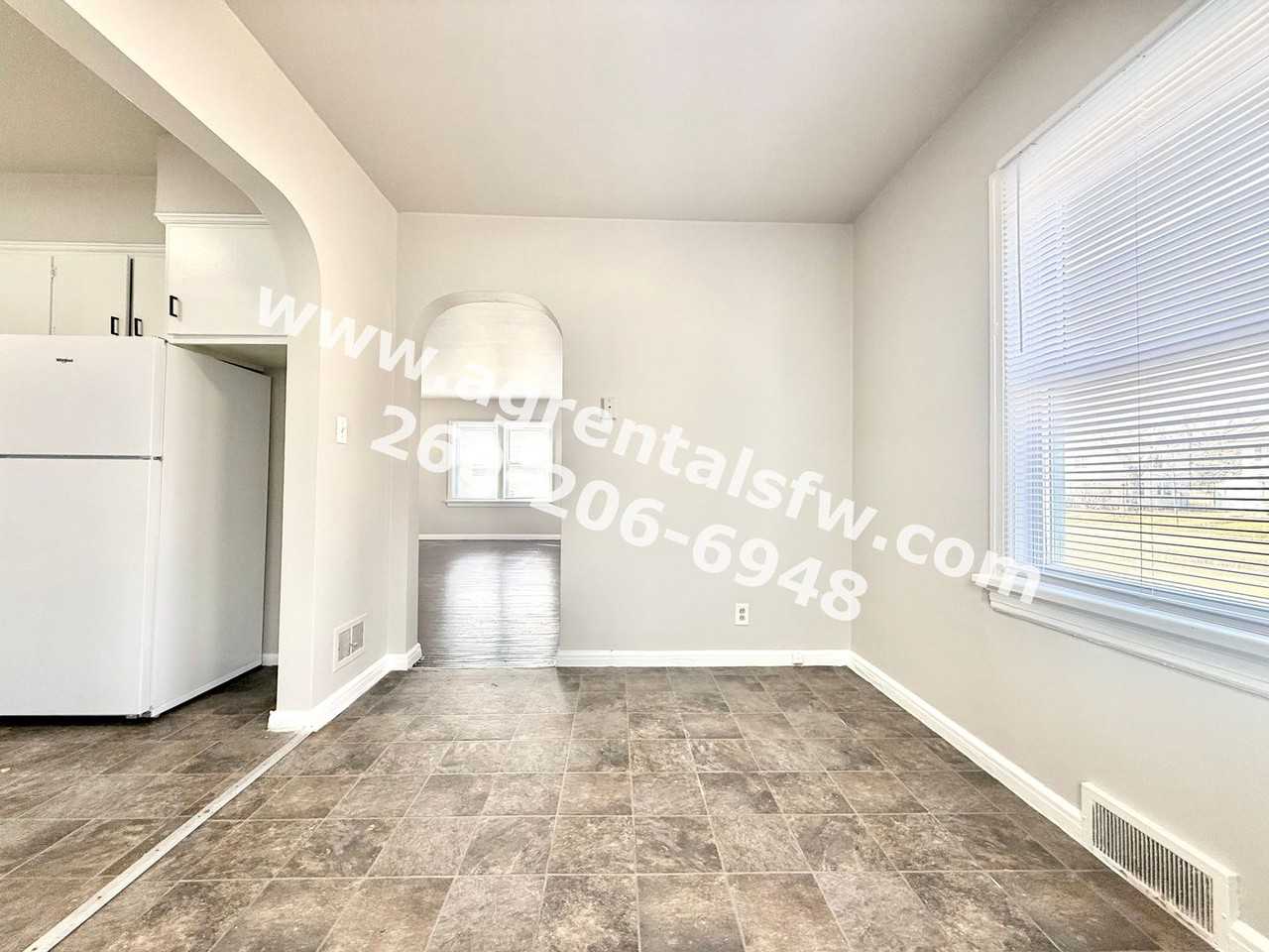 718 E Rudisill Blvd - Photo 5 of 15