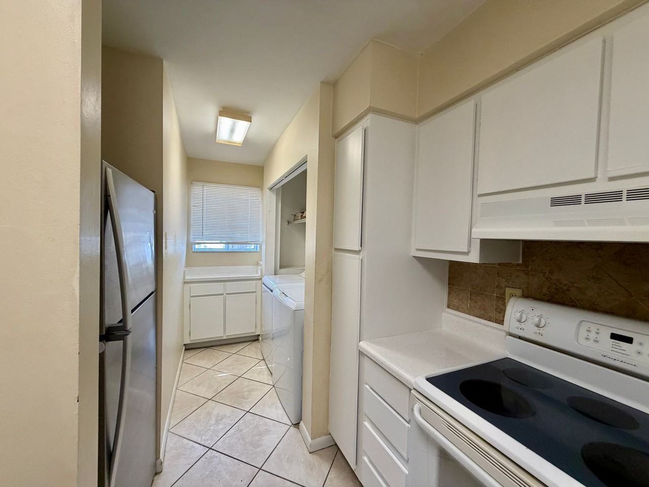 4411 Sw 34th St #405 - Photo 4 of 16