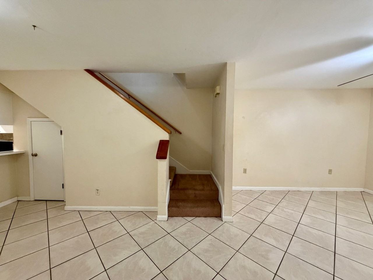 4411 Sw 34th St #405 - Photo 6 of 16