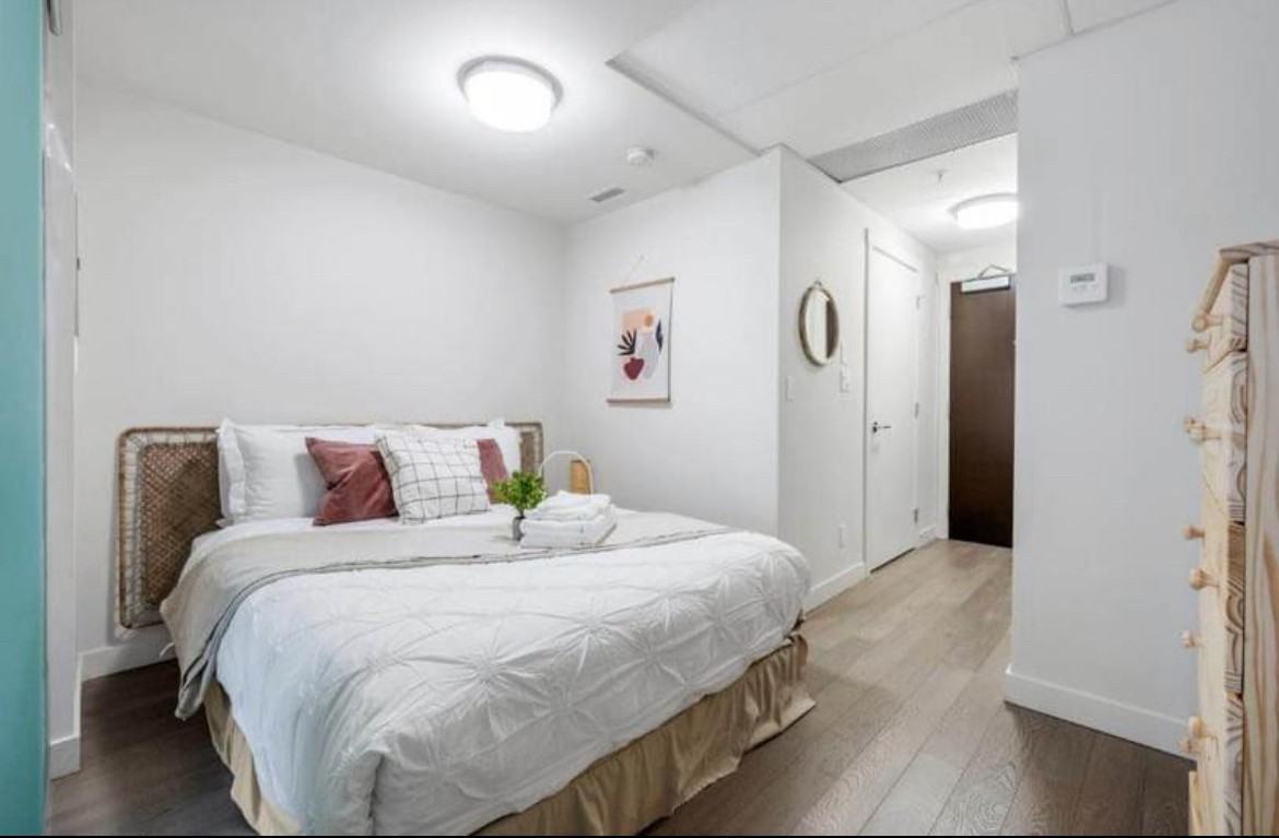 4408 Cambie St - Photo 4 of 9