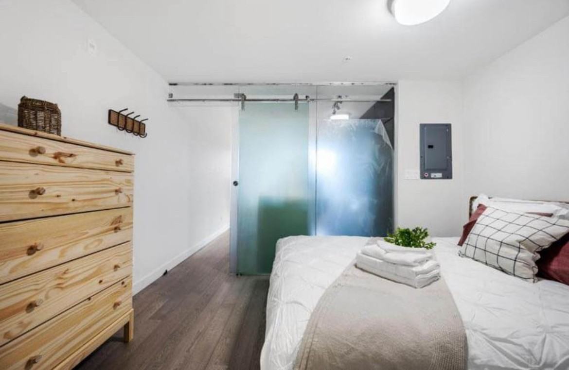 4408 Cambie St - Photo 7 of 9