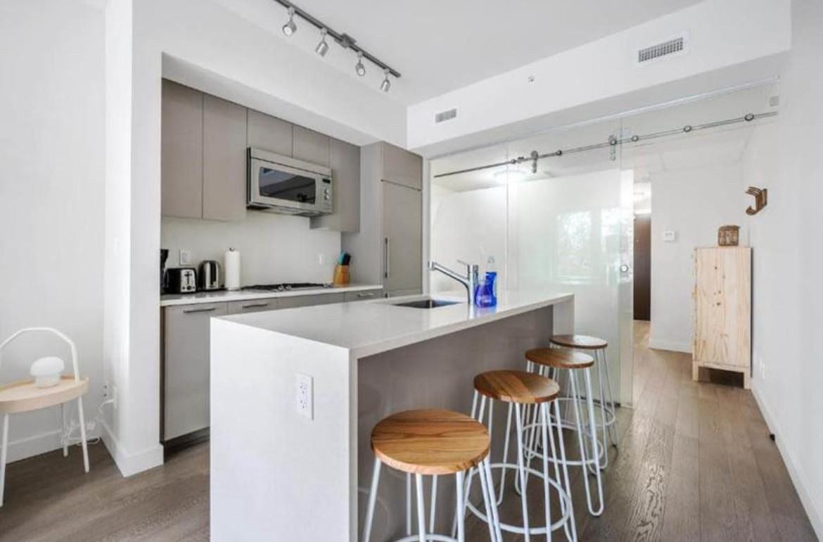 4408 Cambie St - Photo 5 of 9