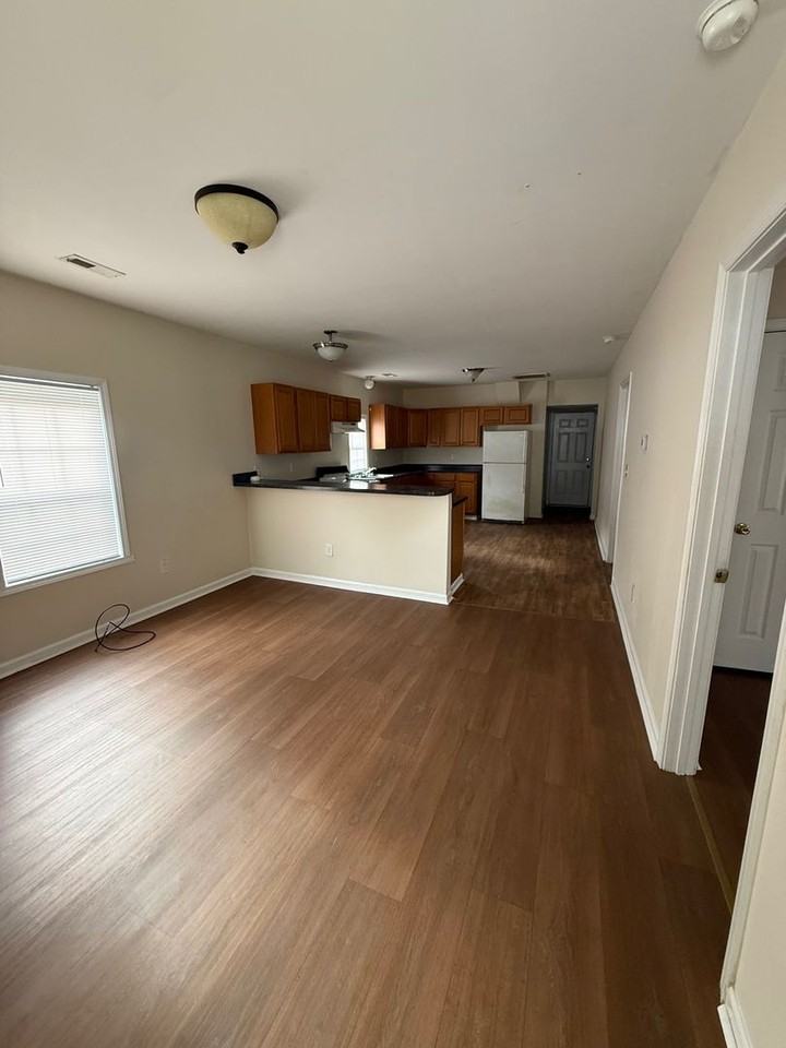 1117 Douglas Ave - Photo 2 of 10