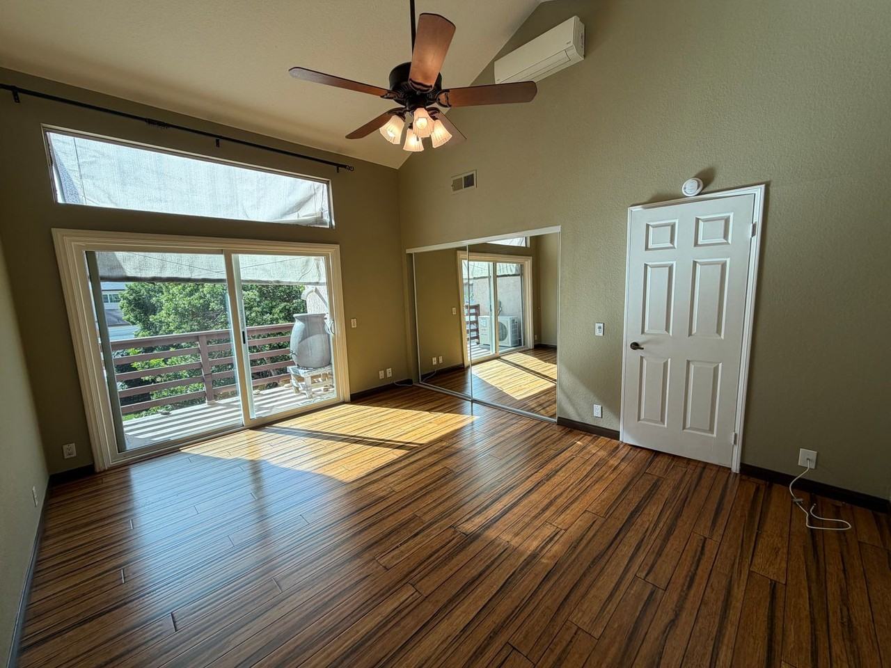 1642 Reed Ave #3 - Photo 3 of 23