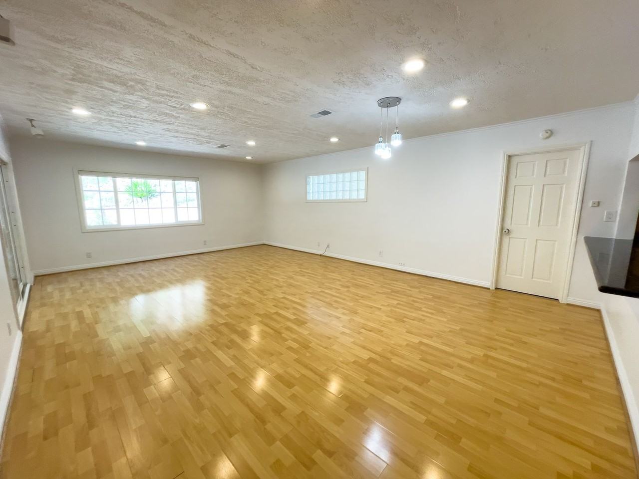 3443 Burritt Way - Photo 5 of 22