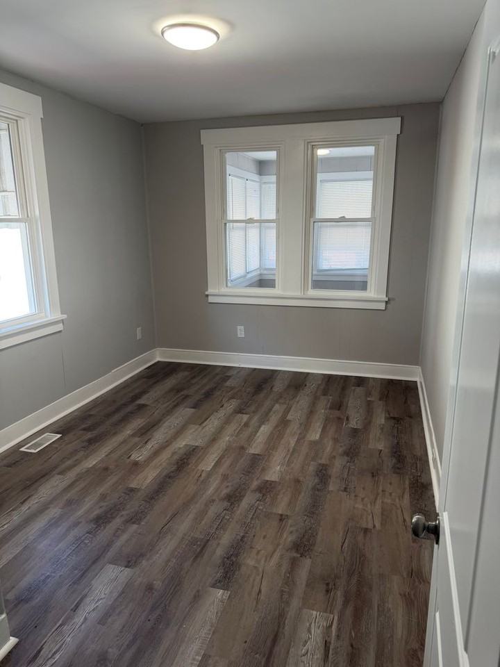 23 Brighton Ave - Photo 4 of 12