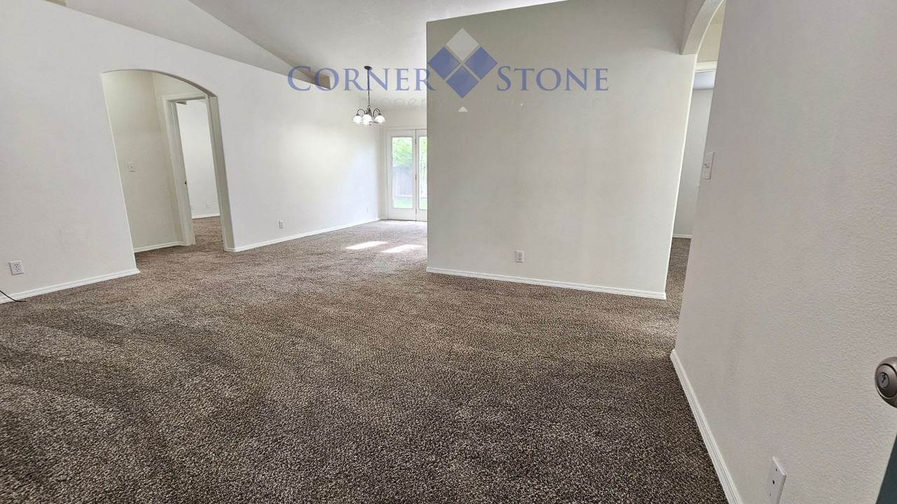 4750 N Cengotita Ave - Photo 2 of 13