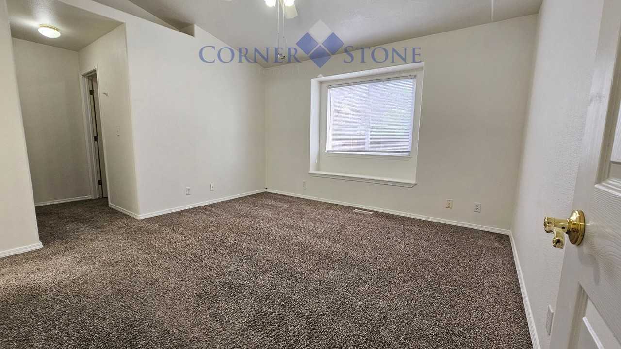 4750 N Cengotita Ave - Photo 6 of 13