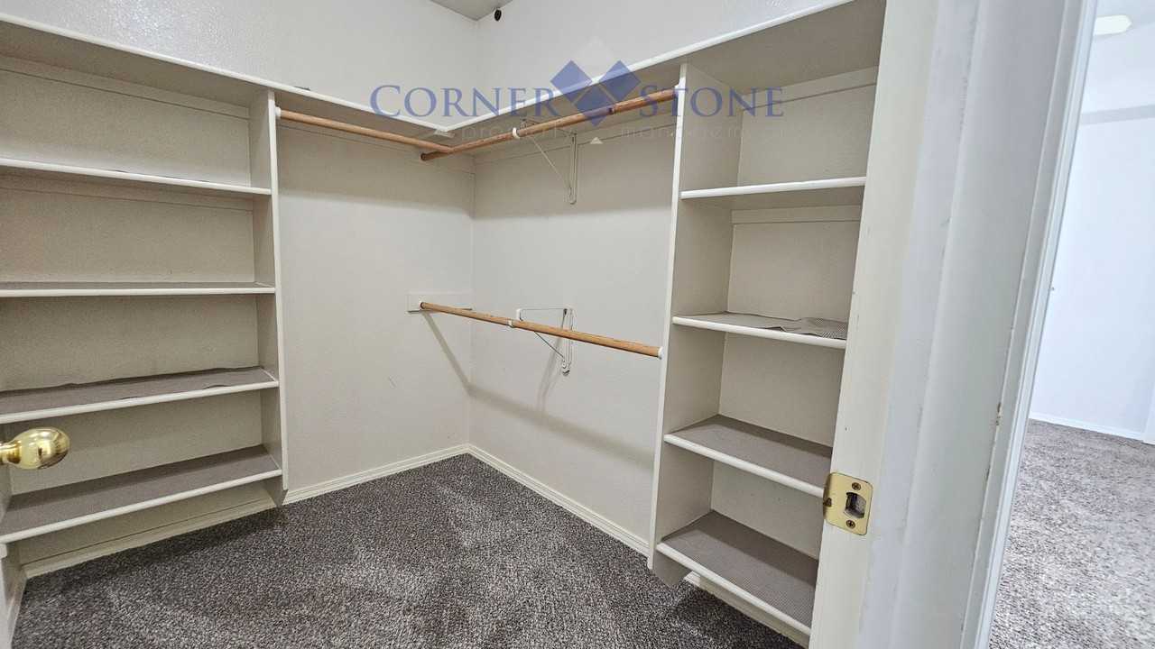 4750 N Cengotita Ave - Photo 7 of 13