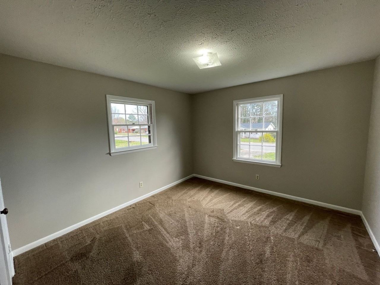 1012 Mark Dr - Photo 7 of 12