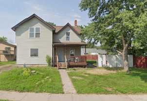 810 E Madison St - Photo 1 of 1