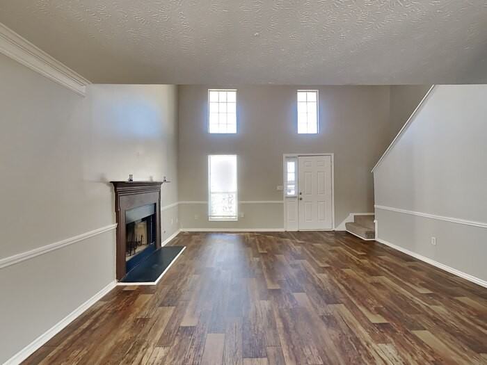 2446 Kentwell Ln - Photo 5 of 25