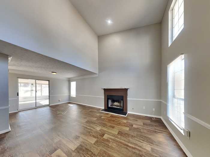 2446 Kentwell Ln - Photo 6 of 25