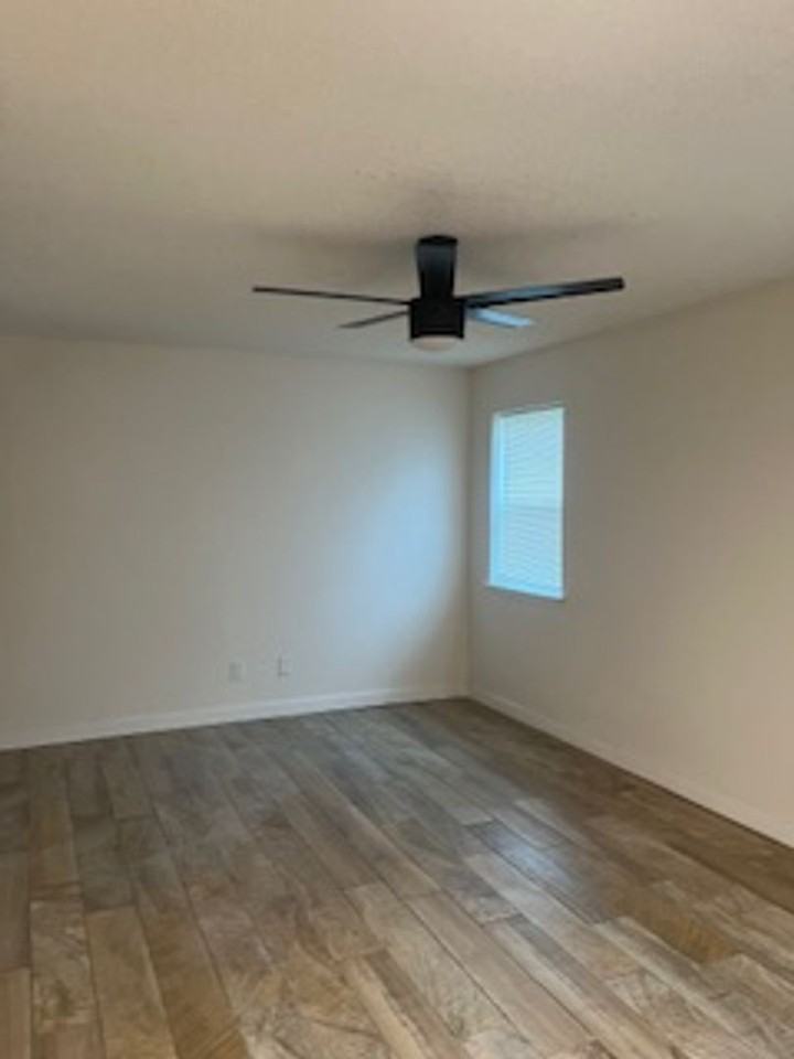 1909 N 35th St - Photo 3 of 9