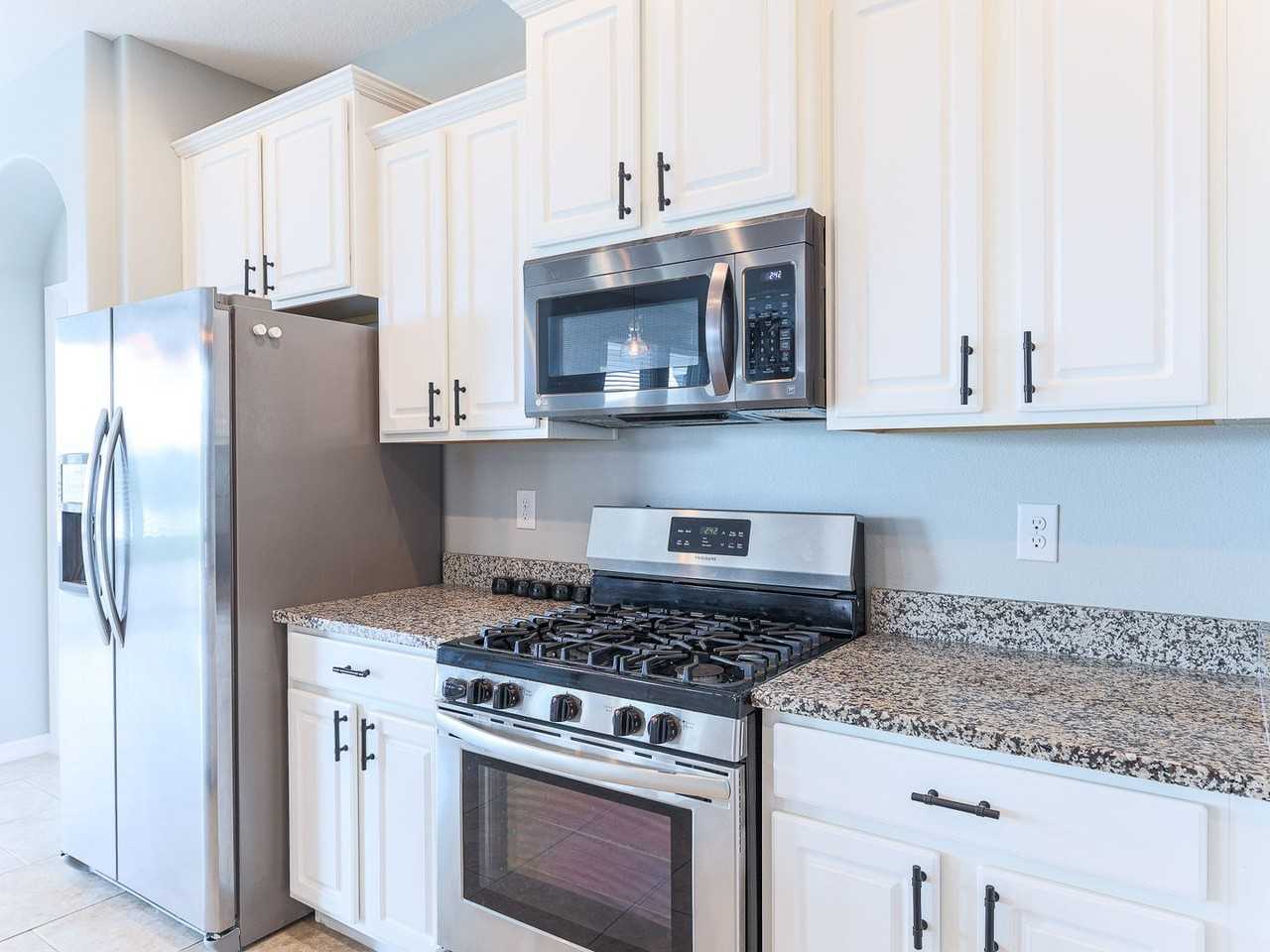 692 E Victoria Trails Blvd - Photo 2 of 50