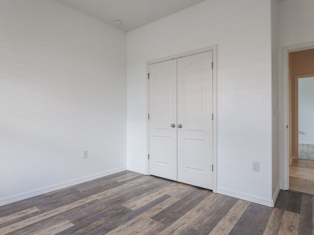 692 E Victoria Trails Blvd - Photo 7 of 50