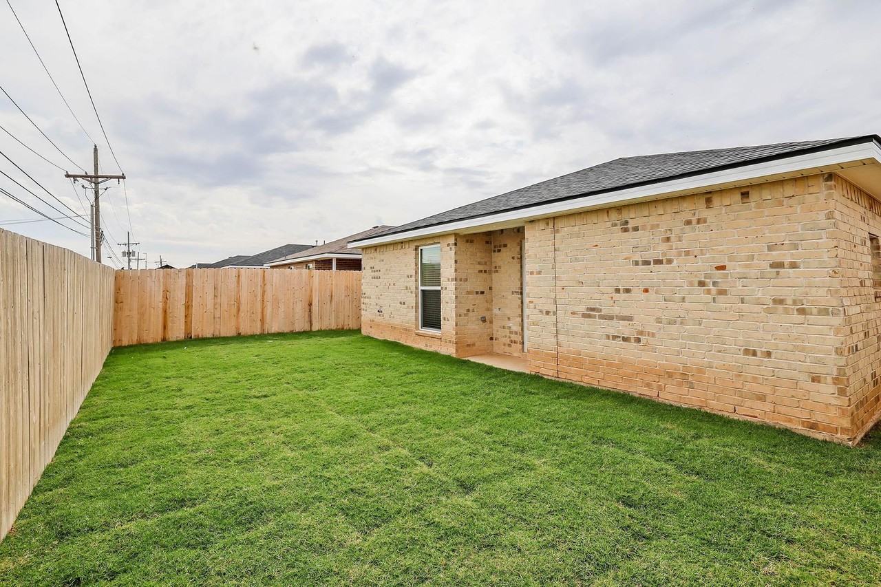 2901 Ranch House Rd - Photo 4 of 20