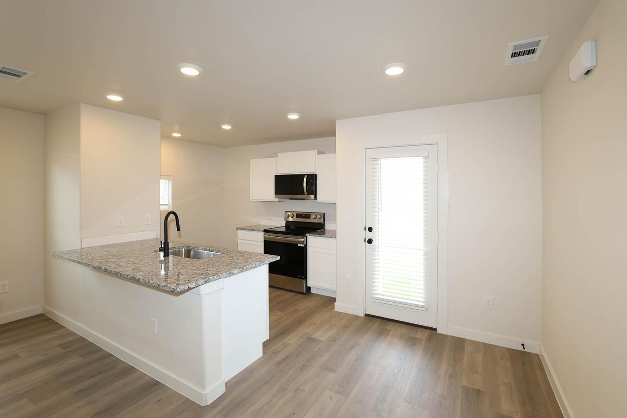 2901 Ranch House Rd - Photo 7 of 20