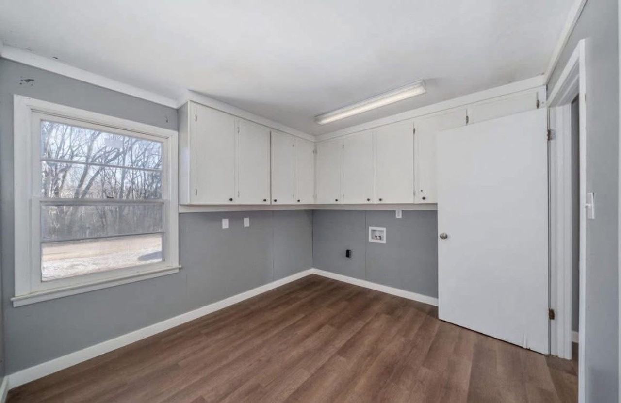 207 Long St - Photo 7 of 9