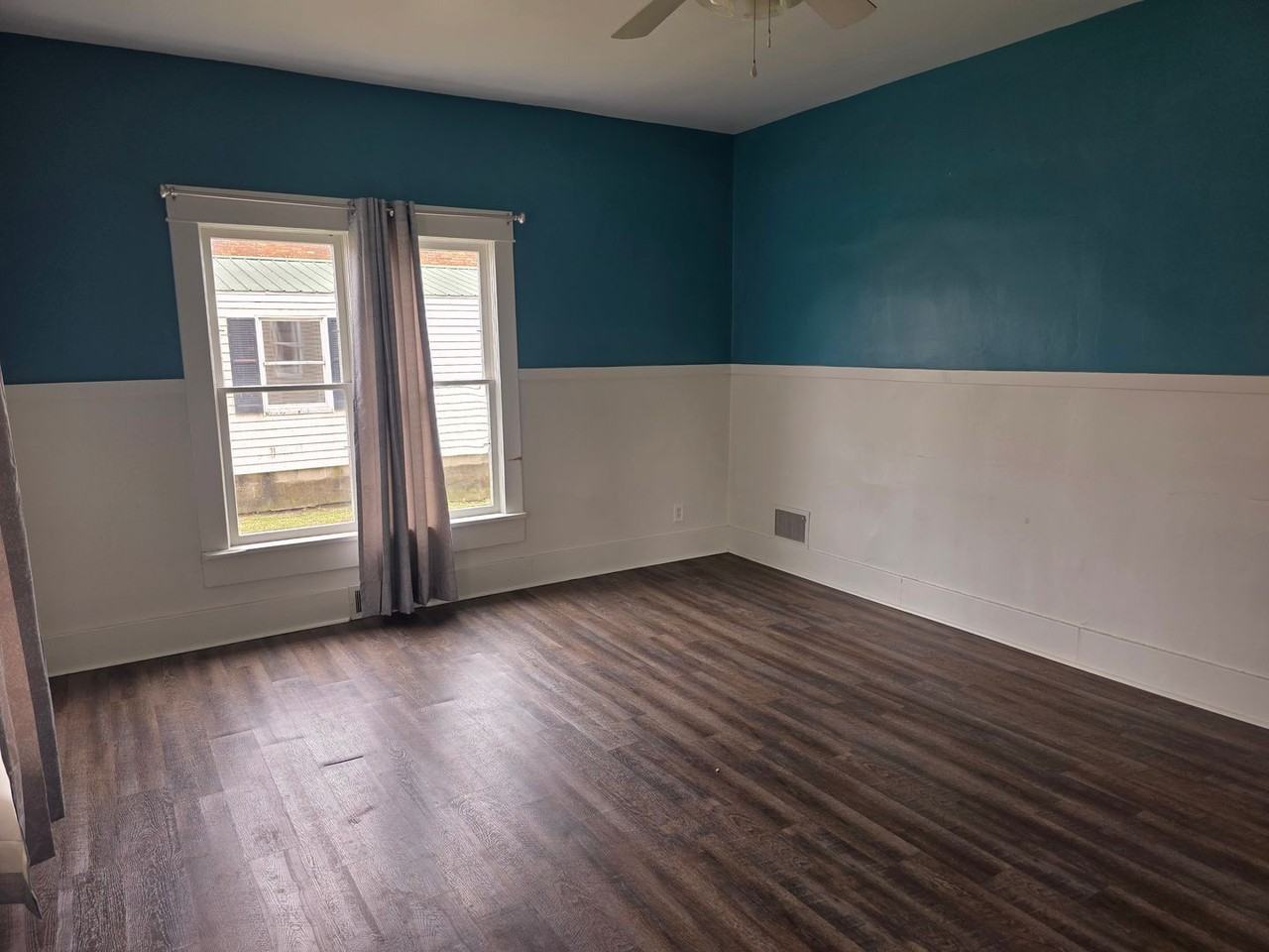 114 E Main St - Photo 7 of 14