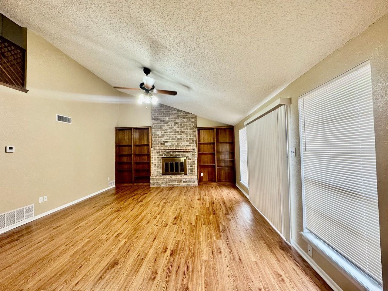 8105 Baylark Dr - Photo 3 of 27