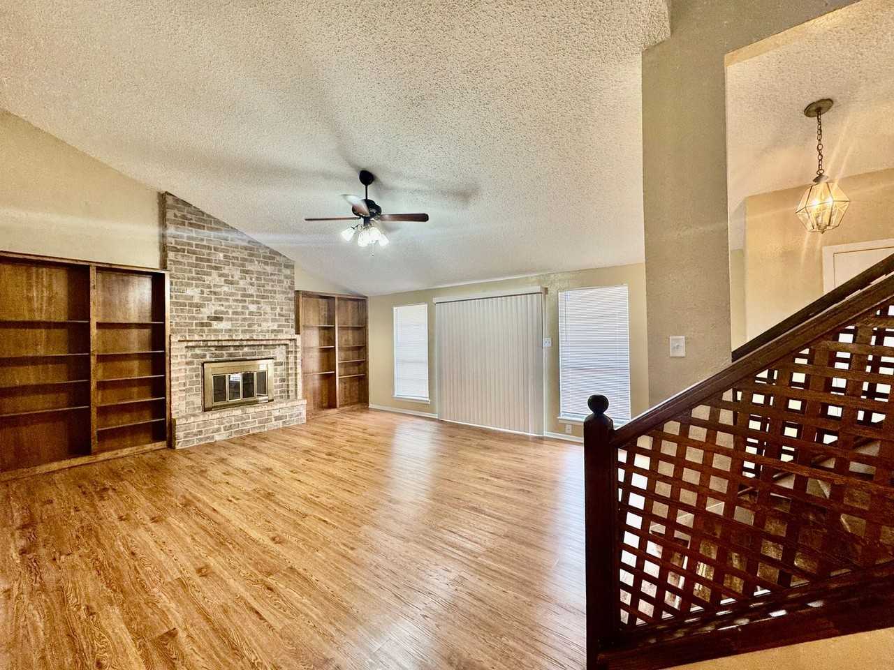 8105 Baylark Dr - Photo 5 of 27