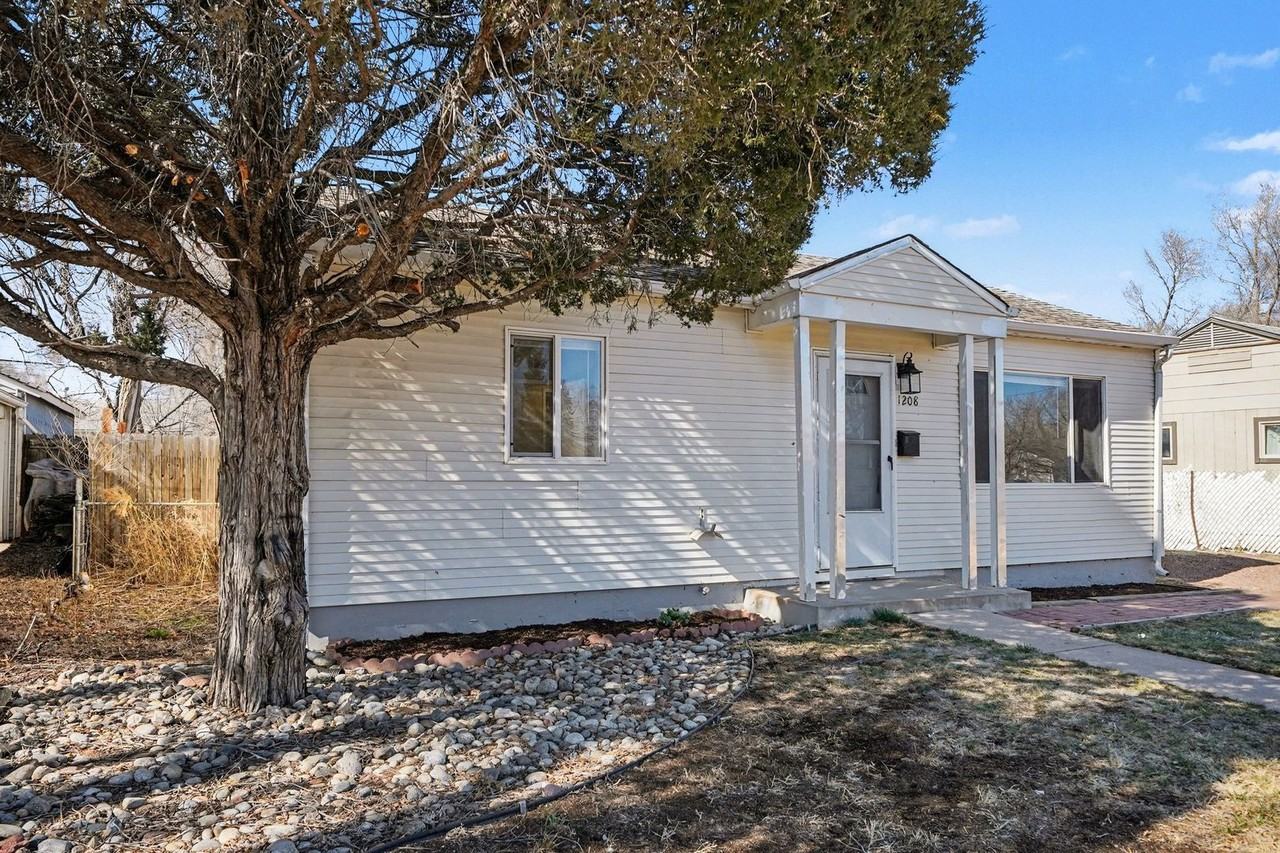 1208 Falcon Ave - Photo 5 of 22