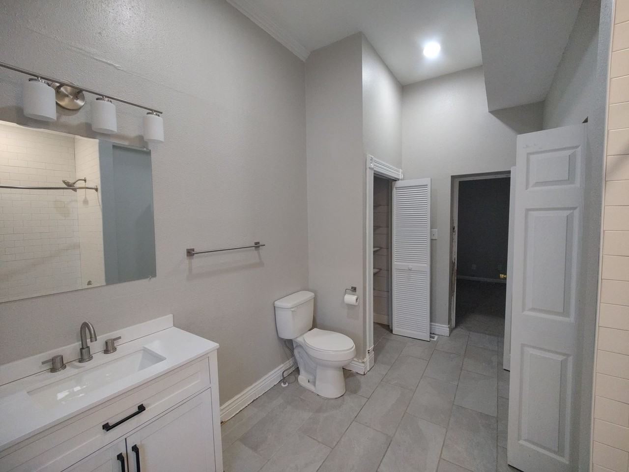 2220 S. 9TH ST - Photo 3 of 21