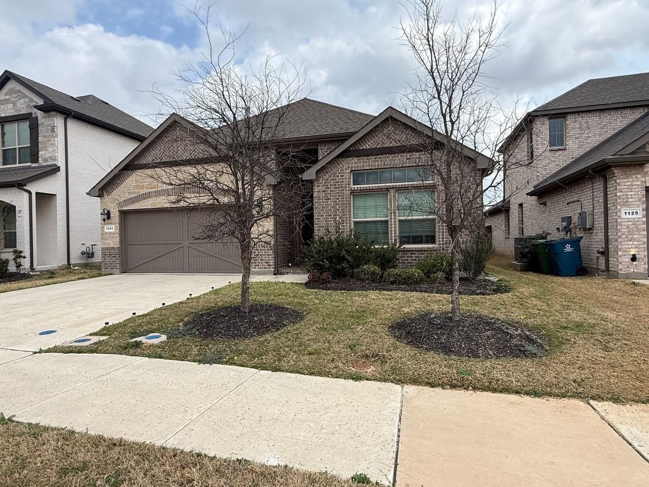 1121 Knightsbridge Rd - Photo 3 of 9