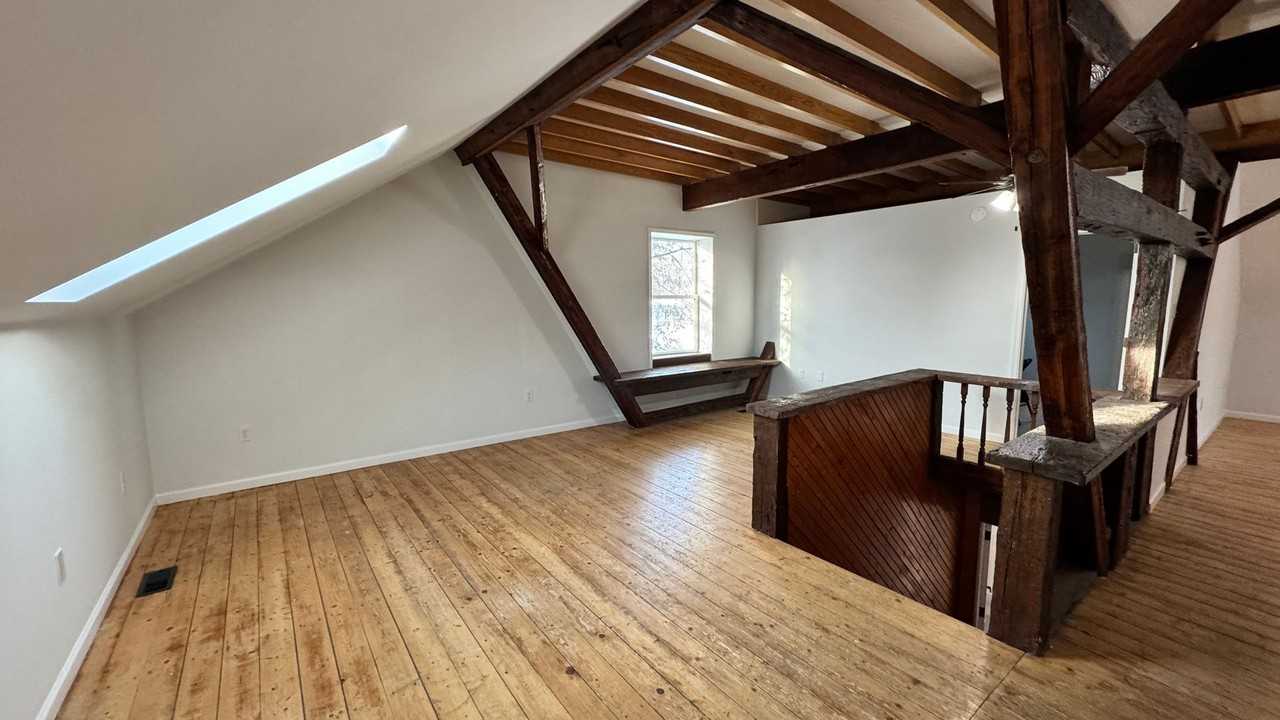 1327 Kepler Rd - Photo 4 of 15