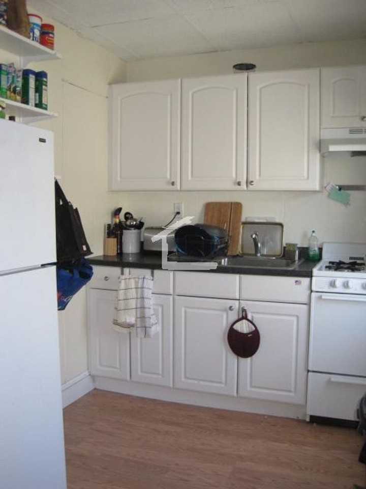 264 Kelton St #10 - Photo 5 of 10