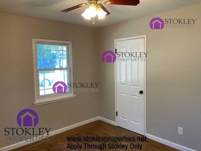 2438 Upland Dr - Photo 7 of 31