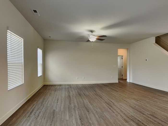 3491 Landshire View Ln - Photo 5 of 32