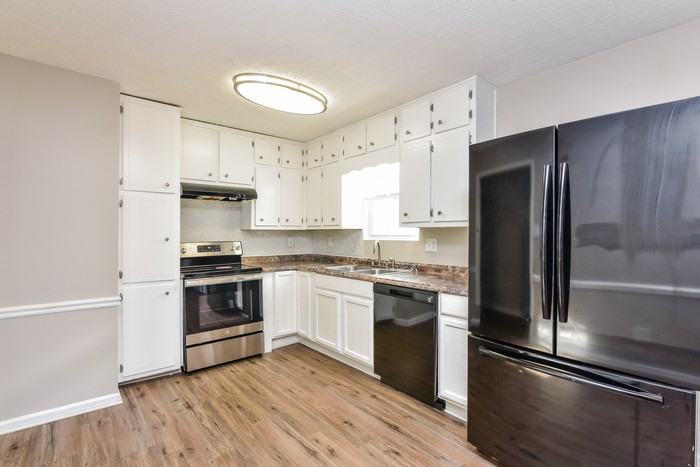 595 Lakeridge Cir Se - Photo 6 of 15