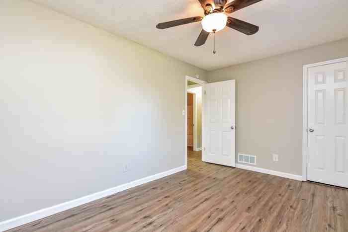595 Lakeridge Cir Se - Photo 7 of 15