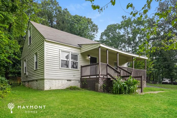 245 Pinehurst Dr - Photo 4 of 17